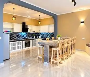 Roberto House